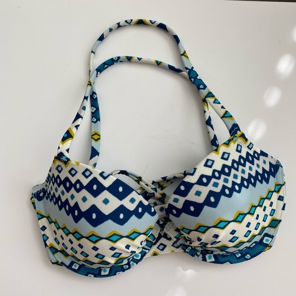 Aerie || Hi-Leg Cheeky Geometric Stripe Bikini 32B - Picture 2 of 7